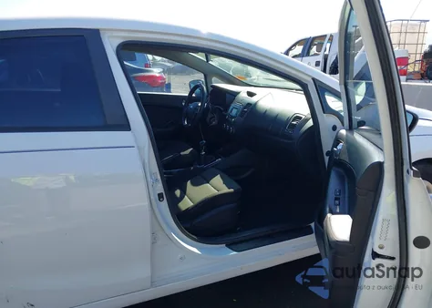 2017 Kia Forte Lx z USA, uszkodzony, nr VIN 3KPFK4A76HE016133